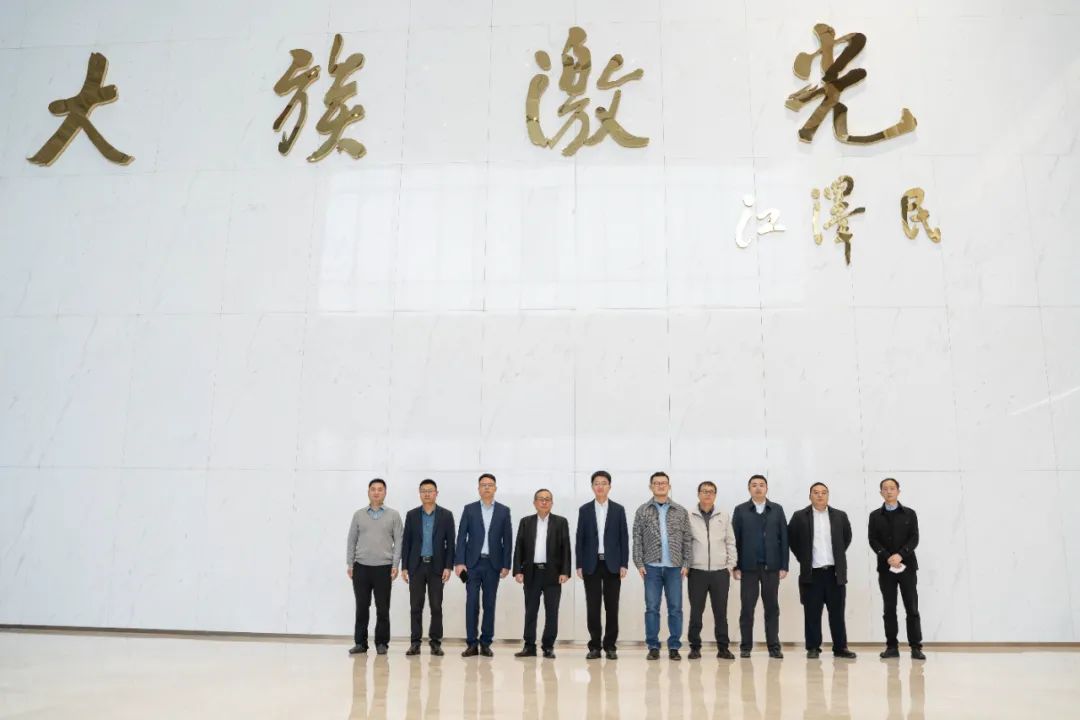 大族光伏與浙江泰衢簽署光伏產(chǎn)業(yè)戰(zhàn)略合作協(xié)議 2.jpg